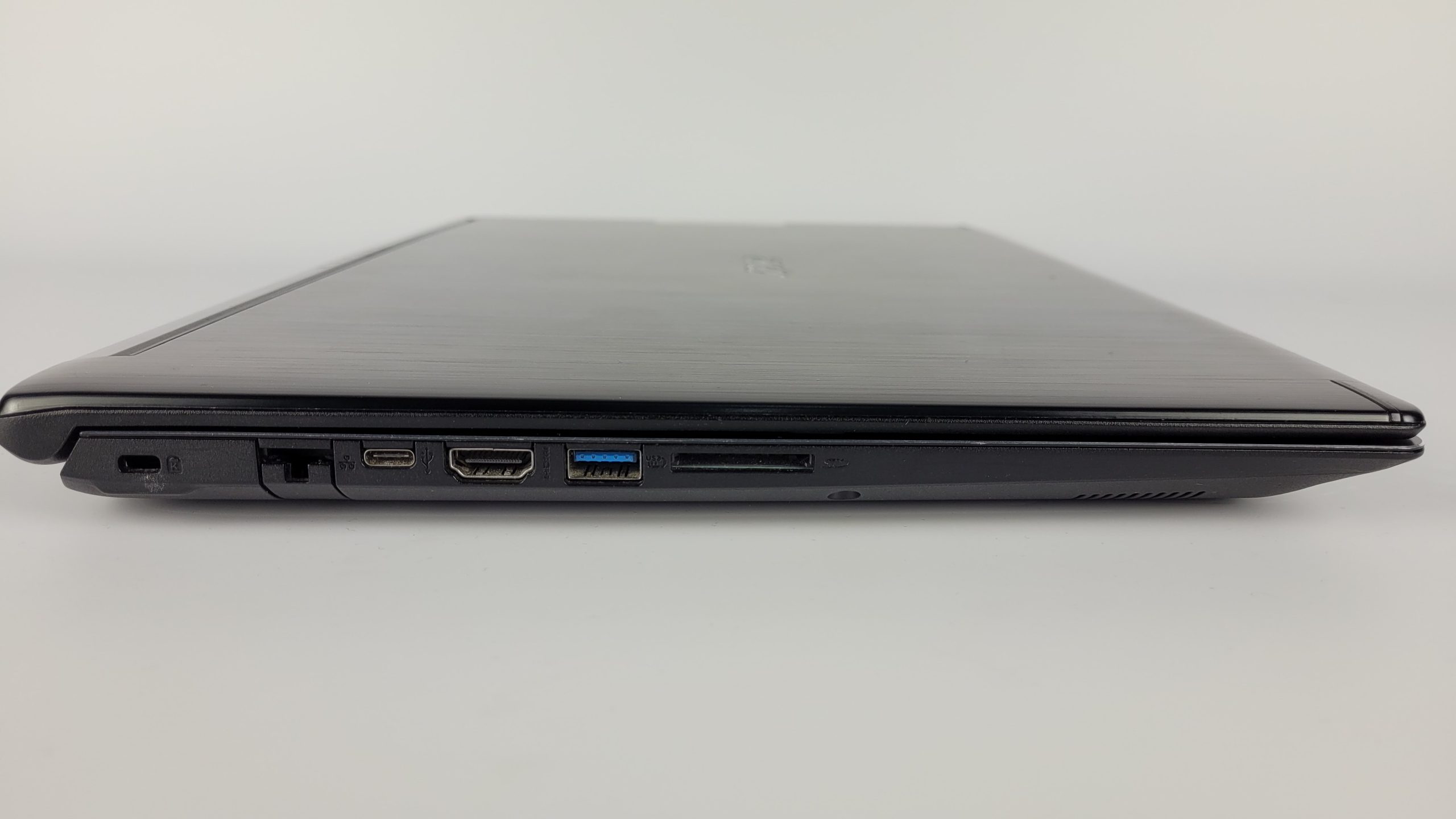 Acer Aspire 7 A715 - Image 4