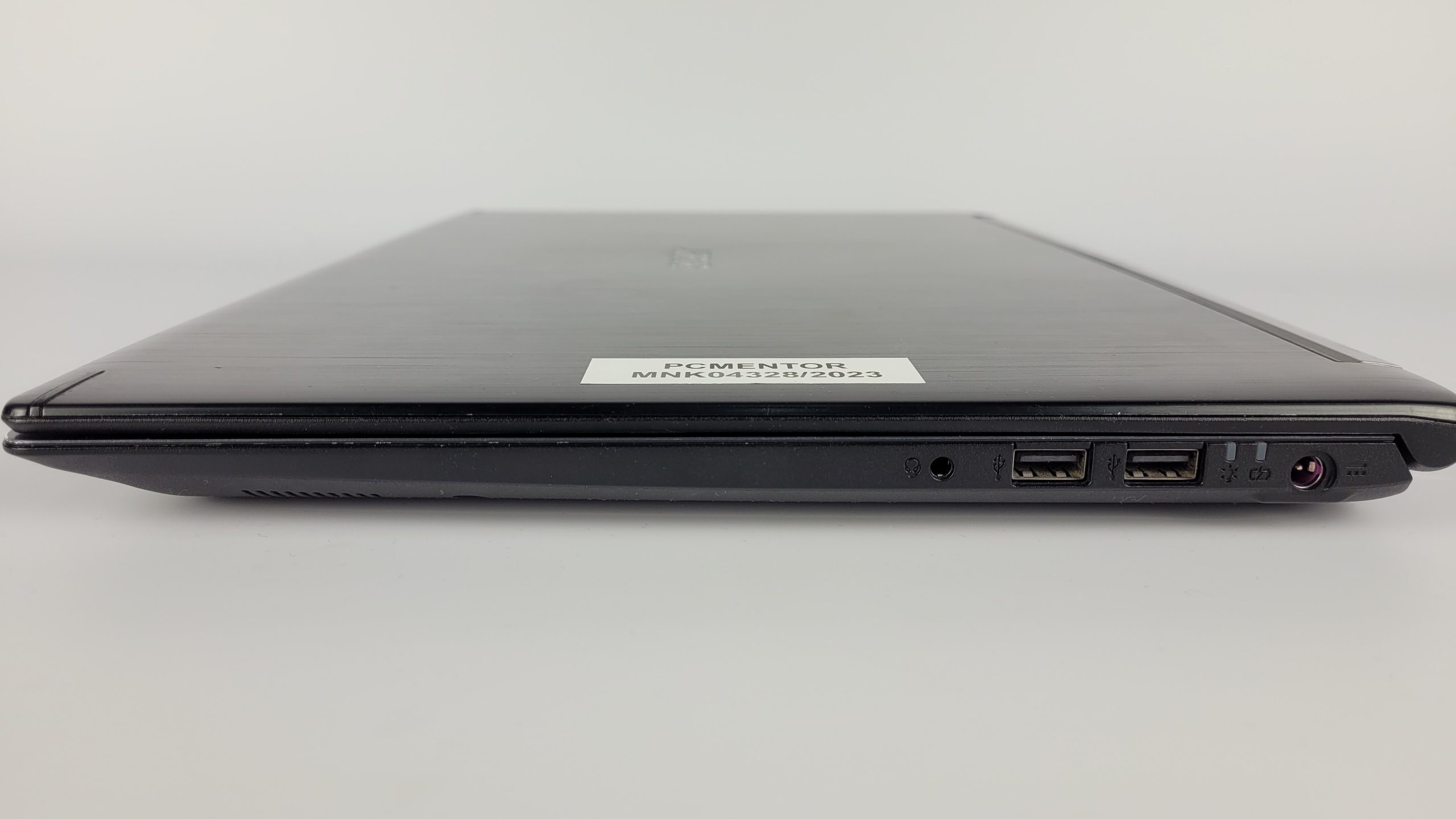Acer Aspire 7 A715 - Image 5