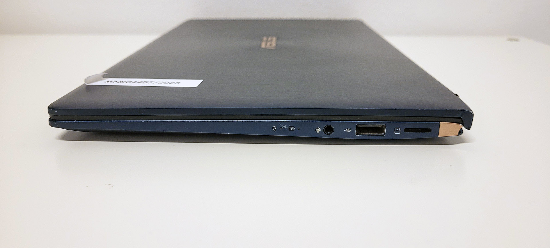 Asus Zenbook UX333F - Image 4