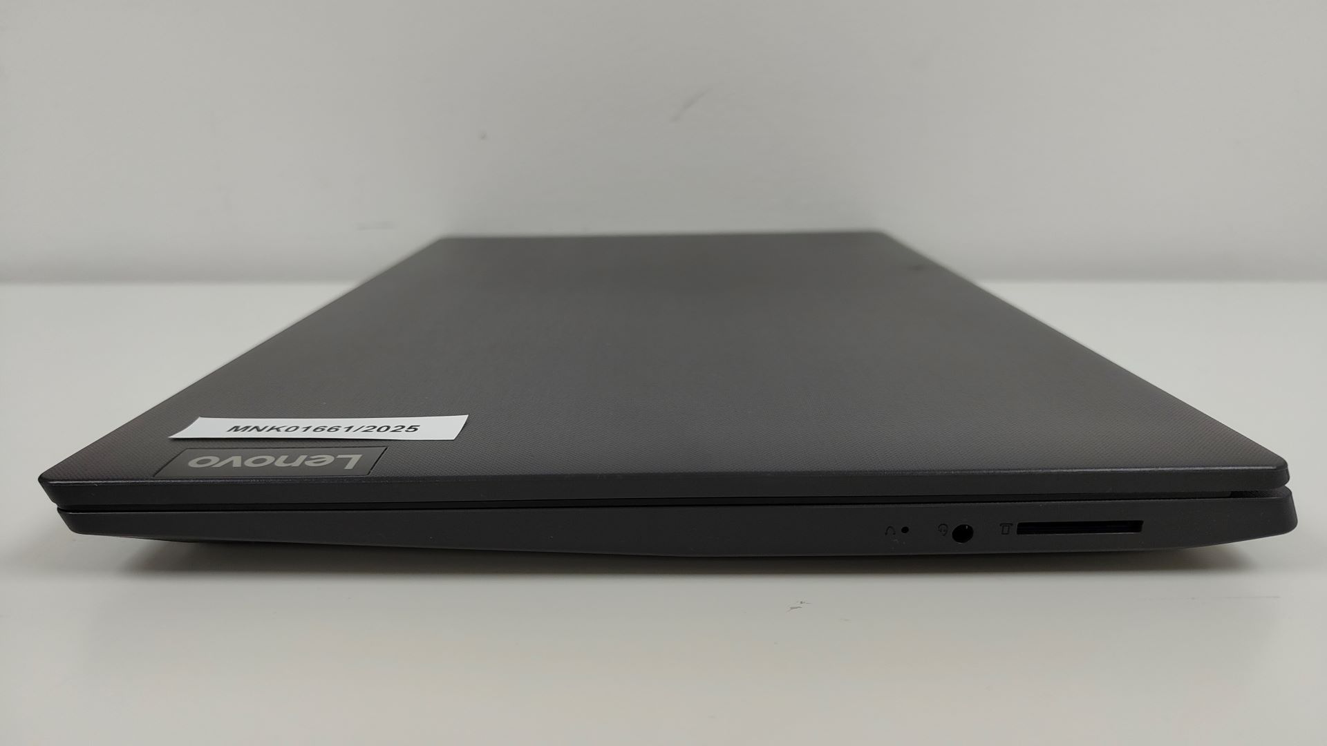Lenovo V15-IIL - Image 3