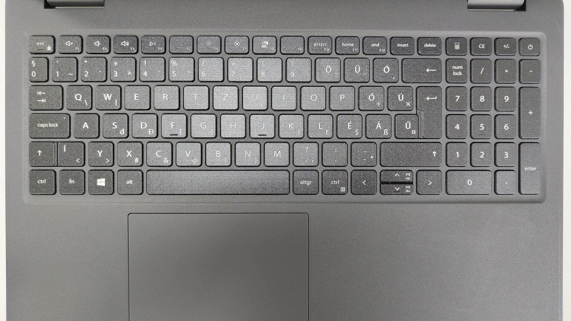 Dell Latitude 3520 - Image 2